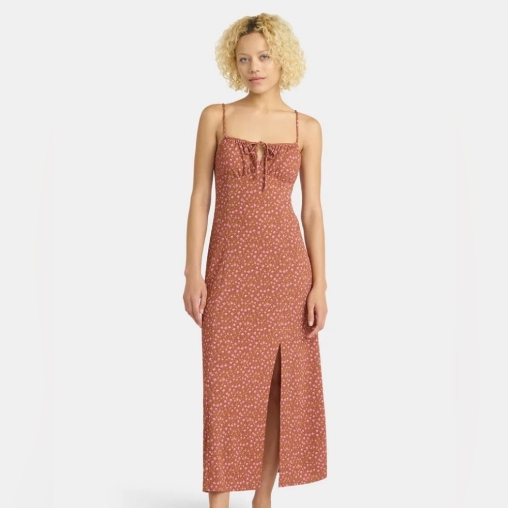 NWT NO BOUNDARIES Women’s Ditsy Floral Long Slit Maxi Dress